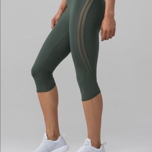 Lululemon Sunsetter Crops